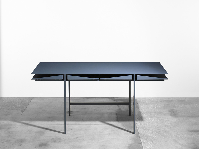 CPH_90_Desk_L130xW65_off_white_lino_top_soaped_oak_base_Apex_Table_Lamp_iron_black_AAC_50_raisin_2.0_shell_alu_base