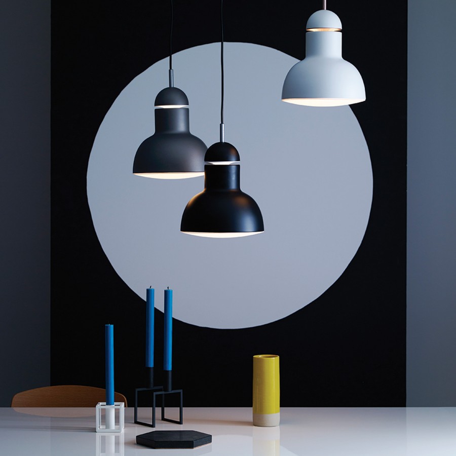 CPH_90_Desk_L130xW65_off_white_lino_top_soaped_oak_base_Apex_Table_Lamp_iron_black_AAC_50_raisin_2.0_shell_alu_base