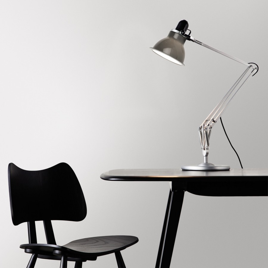 CPH_90_Desk_L130xW65_off_white_lino_top_soaped_oak_base_Apex_Table_Lamp_iron_black_AAC_50_raisin_2.0_shell_alu_base